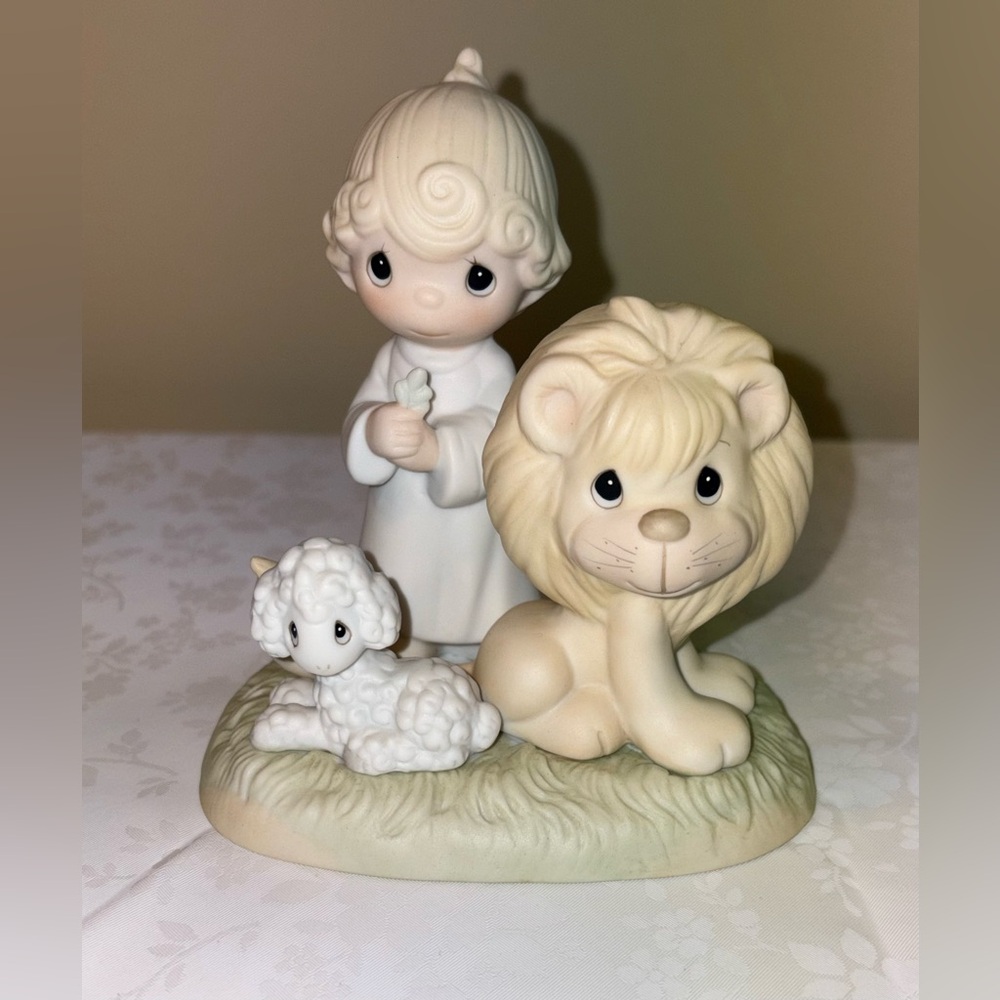 EUC Precious Moments 1982 E-9287 "Peace on Earth" Figurine